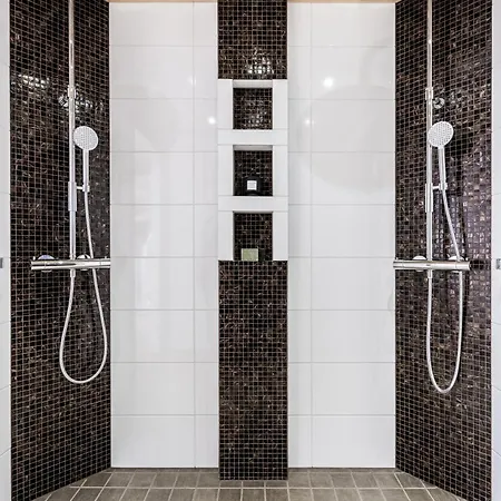 Bear Den By Hilla レヴィ