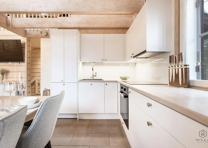 Bear Den By Hilla Levi